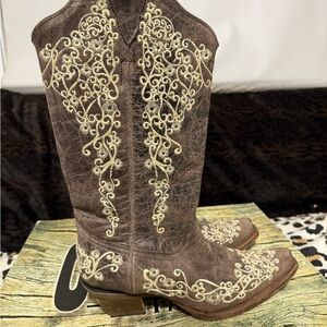Corral bone floral embroidery boots